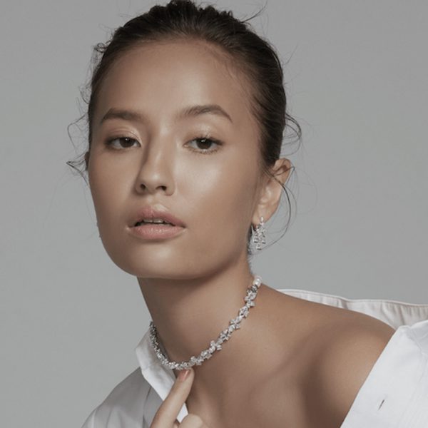 Diamond necklaceO1_model